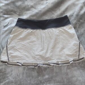 Lululemon Athletica Cream Gray Skater Mini Skirt